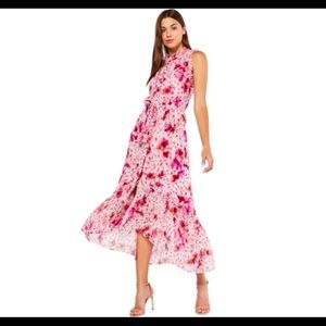 Cute summer misa midi! Worn twice for about 2 hours. Just dry cleaned!